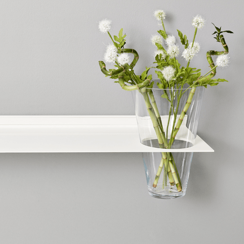 Wandplank wit Strackk met vaas 1080 x 1080 pxl