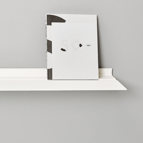 Wandplank wit Strackk schilderij in richel 1080 x 1080 pxl
