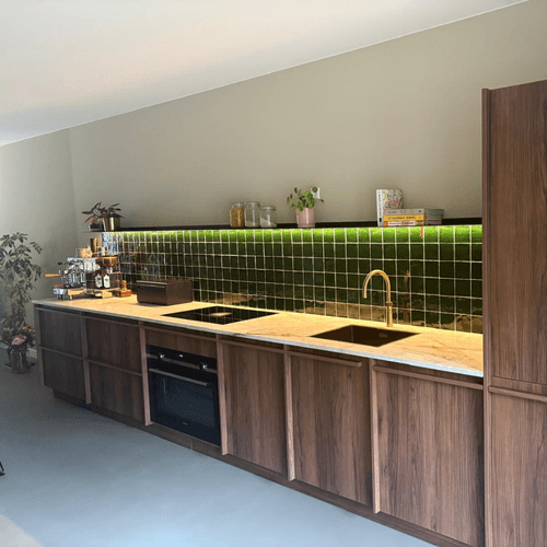 Wall shelf with lighting ideal kitchenlighting strackk bram van bergen 1080x1080pxl