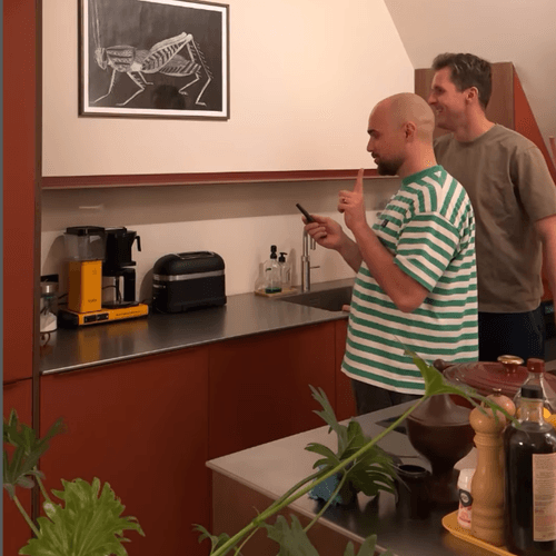 Strackk wandplank bij Enzo Perez de la Bourdette 1080 x 1080 pxl