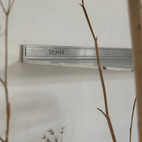 Rohes Aluminium-Wandregal mit Edelstahloptik from Strackk - detail