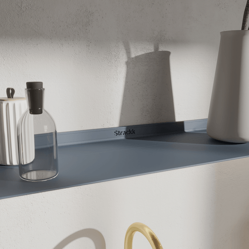 Blauwe wandplank in keuken Strackk close-up 2024 x 2024 pxl