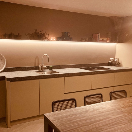 Keukenplank met verlichting Bruin Van Strackk 1080 x 1080 pxl