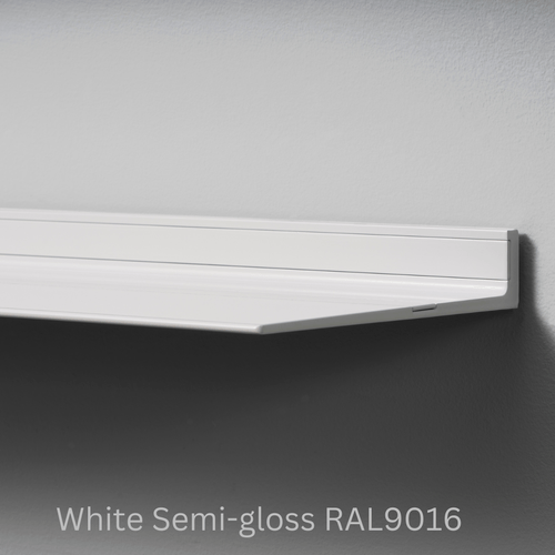Wandplank van Strackk Wit Semi gloss RAL9016 hoek lichtgrijs CC 1080 x 1080 pxl