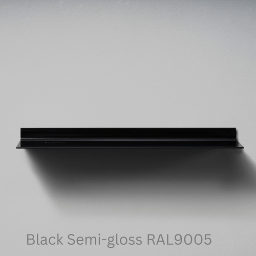 Wandplank van Strackk Zwart Semi gloss RAL9005 vooraanzicht lichtgrijs CC 1080 x 1080 pxl
