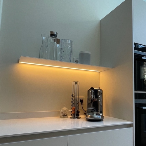 Wall shelf with lighting underneath From Strackk above coffee maker Styling by Mies Interieur 1080 x 1080 pxl