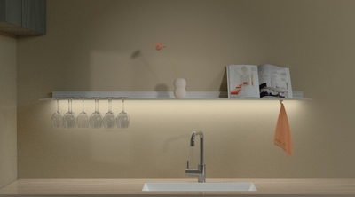 Keuken wandplank met verlichting onder Witte plank met wijnglazenrek Van Strackk Onderaanzicht 1080x600pxl