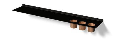 Zwarte wandplank badkamer Van Strackk Zwevende plank met opbergbekers In perspectief 1280x430 pxl