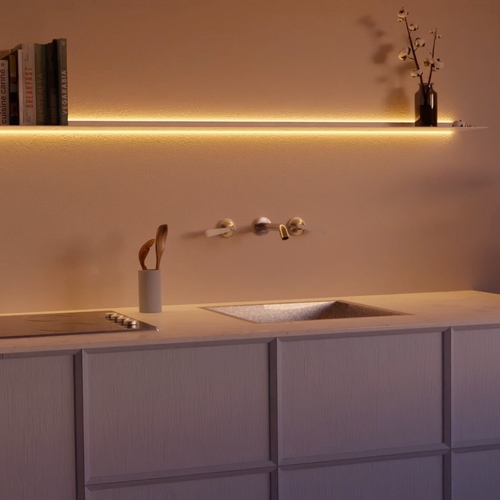 Wandplank met verlichting rondom Keuken Tunable light Geel Van Strackk 1080 x 1080 pxl