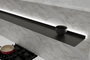 Wandplank met verlichting rondom Zwarte plank van Strackk Bovenaanzicht in perspectief 1280x660 pxl